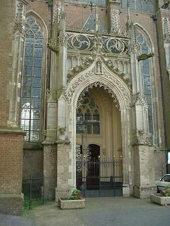 entree Walburgiskerk.jpg